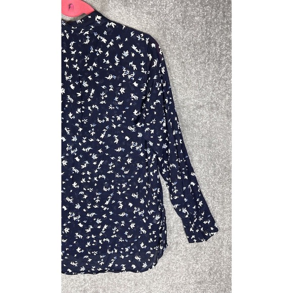 Eddie Bauer Bird Print‎ Crinkle Semi Sheer Button Up Top Womens Size PL Blue - Picture 8 of 11